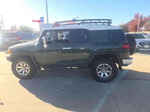 Used 2014 Toyota FJ Cruiser 4WD w/ Convenience Package image 5