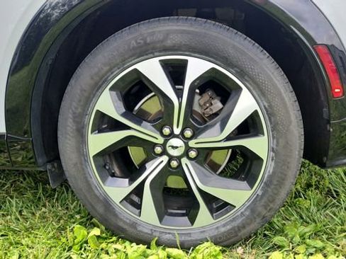 Used 2022 Ford Mustang Mach-E Premium RWD image 9