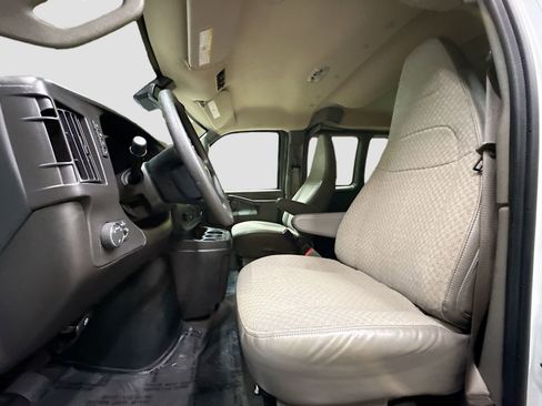 Used 2024 Chevrolet Express 3500 LT w/ LT Preferred Equipment Group RWD image 22