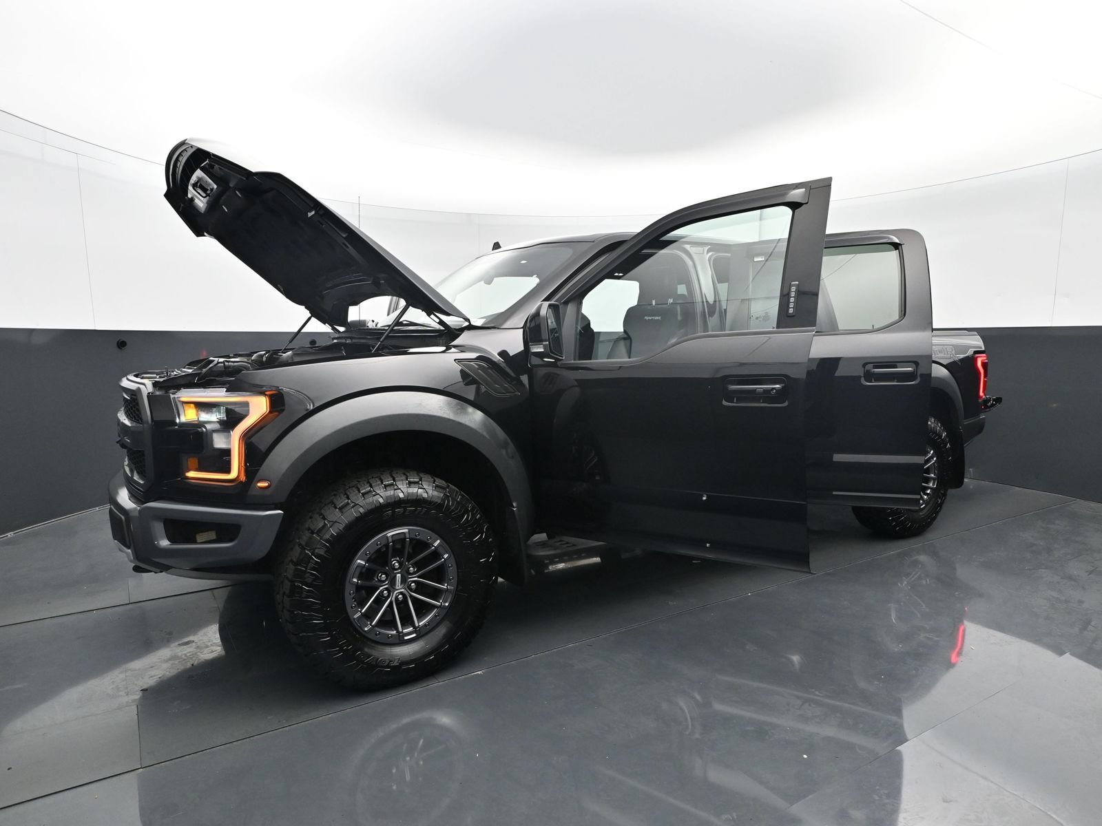 Used 2020 Ford F150 Raptor w/ Equipment Group 802A Luxury AWD/4WD image 31