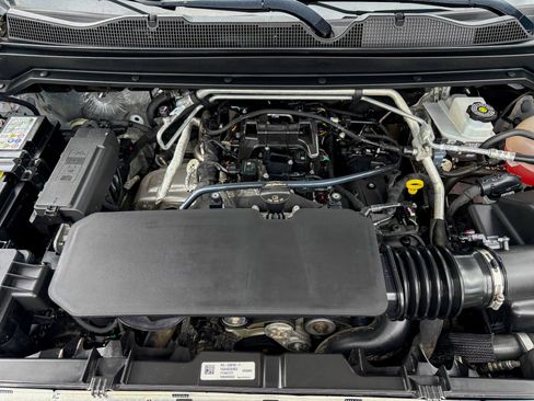 Used 2024 Chevrolet Colorado W/T w/ WT Convenience Package II RWD image 33