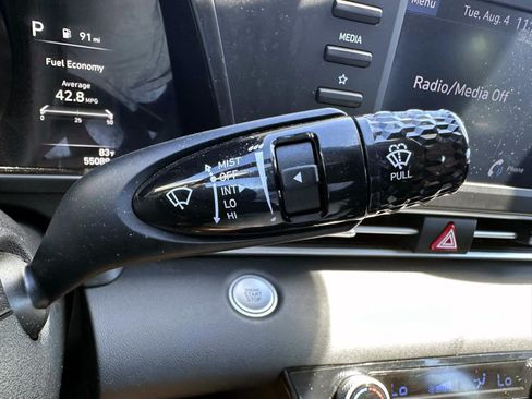 Used 2023 Hyundai Elantra SEL FWD image 19