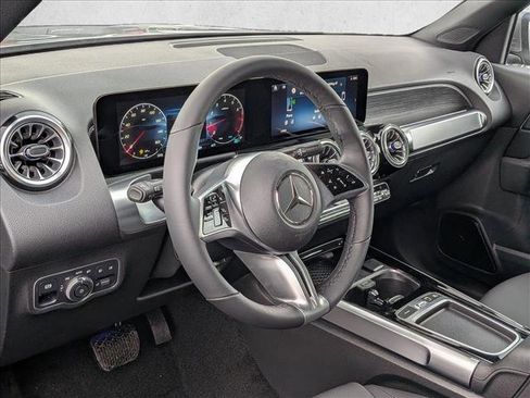 New 2026 Mercedes-Benz GLB 250 4MATIC image 3