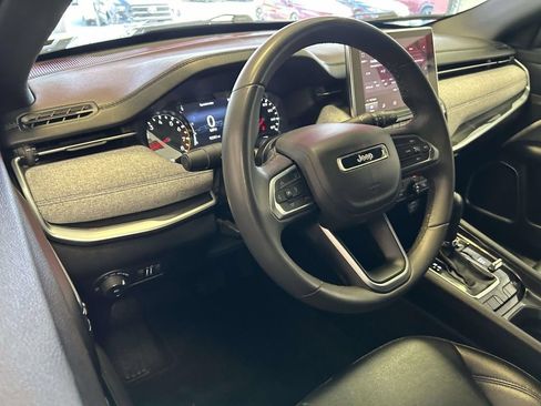 Used 2024 Jeep Compass Latitude AWD/4WD image 12