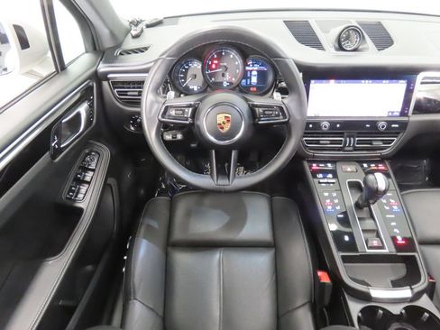 Certified 2022 Porsche Macan AWD/4WD image 15