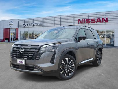 New 2026 Nissan Pathfinder Platinum w/ Accent Package