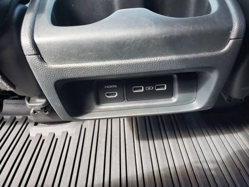 Used 2023 Honda Odyssey Elite image 13