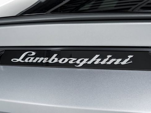 Used 2022 Lamborghini Urus AWD/4WD image 53