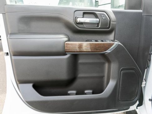 Used 2020 GMC Sierra 2500 SLE image 16