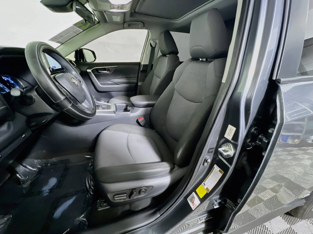 Used 2025 Toyota RAV4 XLE w/ Convenience Package AWD/4WD image 12
