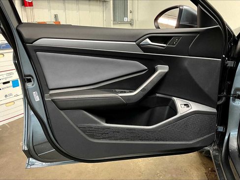 New 2025 Volkswagen Jetta SE image 21