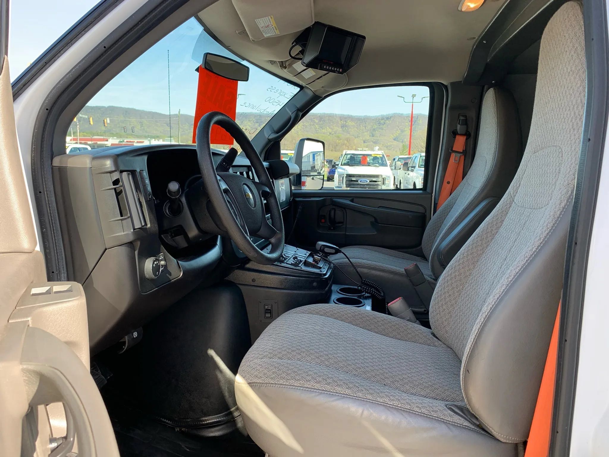 Used 2014 Chevrolet Express 4500 w/ Ambulance Package RWD image 10