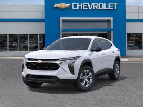 New 2026 Chevrolet Trax LS FWD image 6