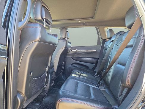 Used 2017 Jeep Grand Cherokee Trailhawk w/ Trailhawk Luxury Group image 17