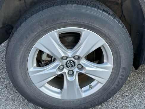 Certified 2019 Toyota RAV4 LE image 14