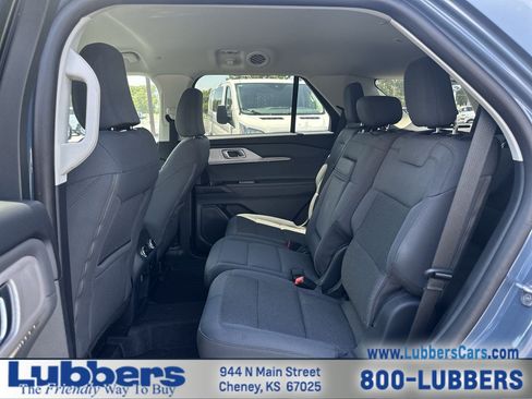 Used 2025 Ford Explorer Active AWD/4WD image 19