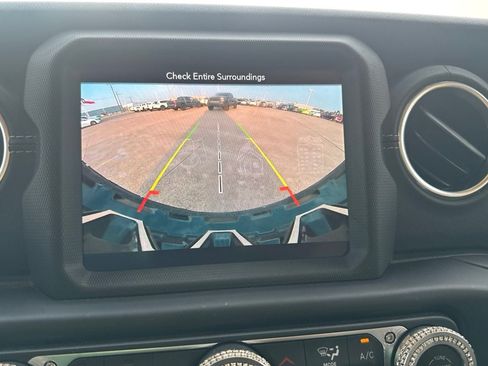 Used 2019 Jeep Wrangler Unlimited Sahara AWD/4WD image 41