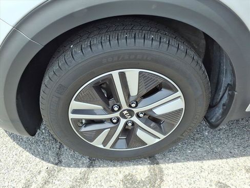 Used 2020 Kia Niro EX Premium FWD image 14