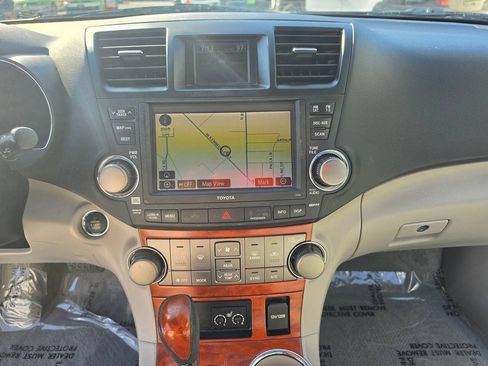 Used 2009 Toyota Highlander Limited AWD/4WD image 32