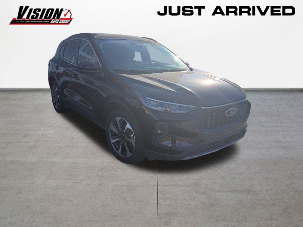 Used 2025 Ford Escape Platinum AWD/4WD image 3