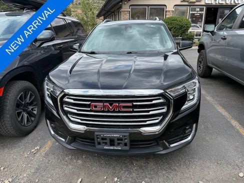 Used 2024 GMC Terrain SLT AWD/4WD image 2