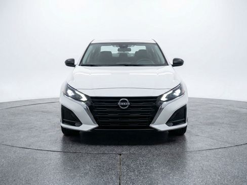 Used 2025 Nissan Altima 2.5 SV image 2