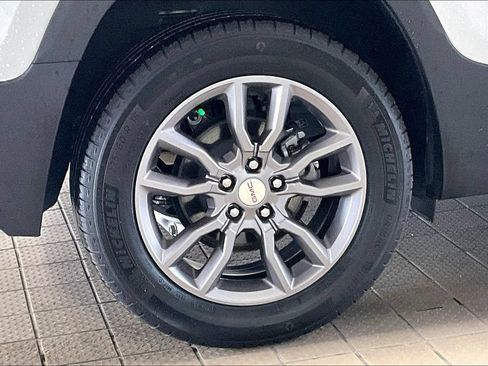 Used 2024 GMC Terrain SLT AWD/4WD image 35