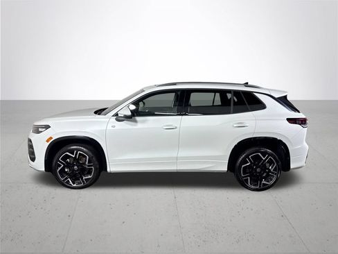 Certified 2025 Volkswagen Tiguan SEL R-Line AWD/4WD image 11