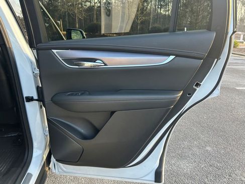 Used 2025 Cadillac XT6 Luxury image 59