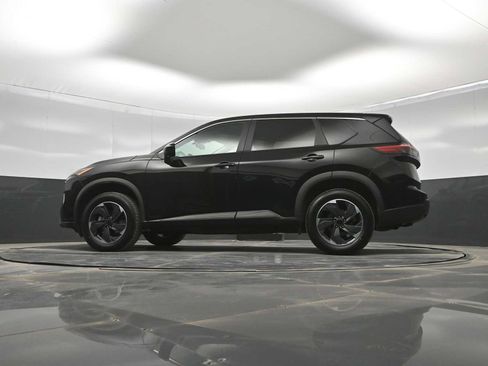 Used 2024 Nissan Rogue SV FWD image 35
