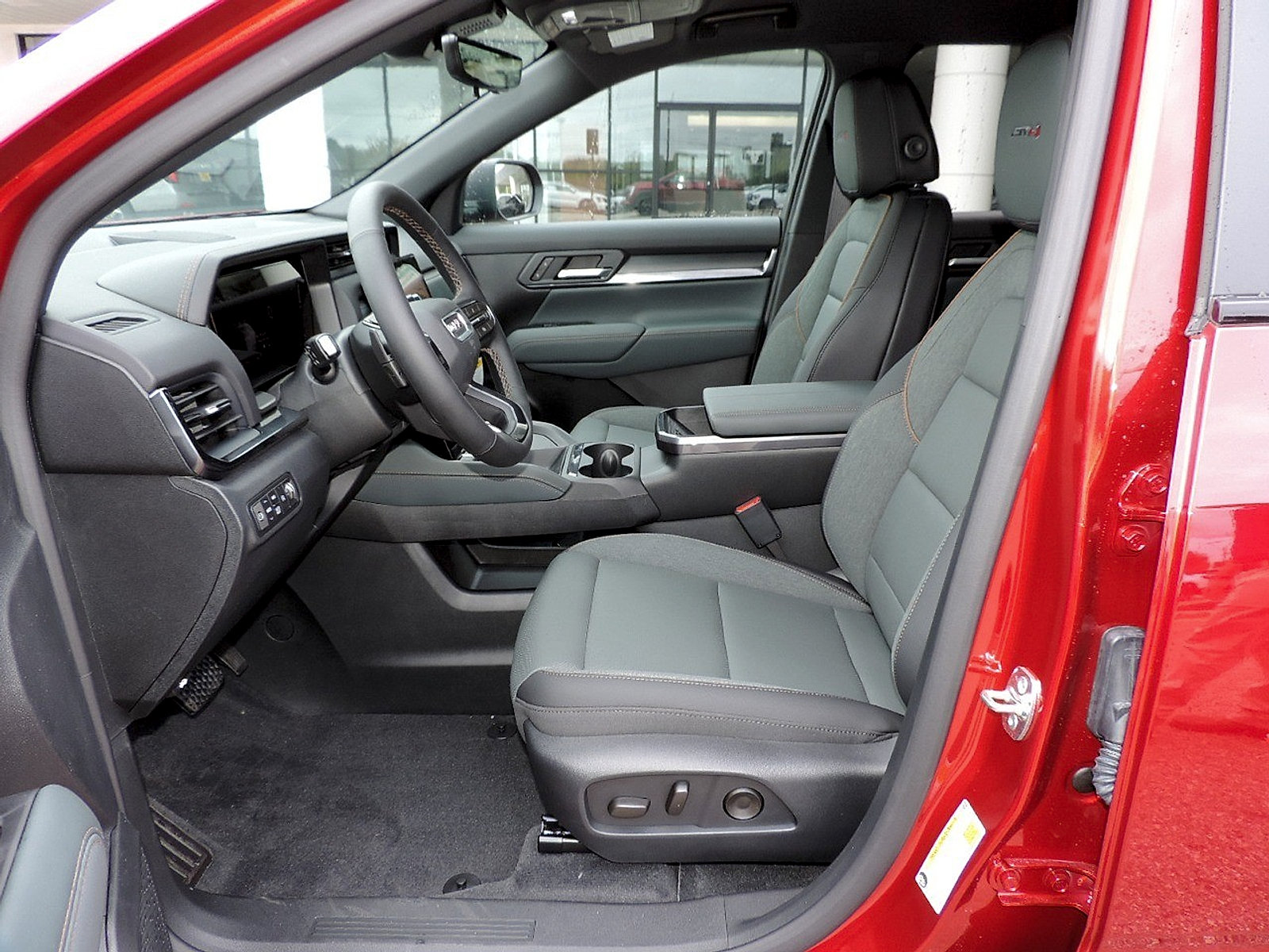 New 2027 GMC Terrain AT4 w/ Technology Package II AWD/4WD image 11