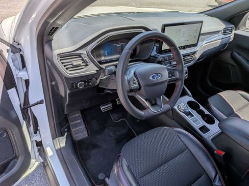 Used 2023 Ford Escape ST-Line AWD/4WD image 8