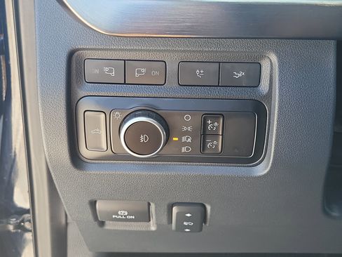Used 2023 Ford F250 Lariat w/ Lariat Ultimate Package AWD/4WD image 26