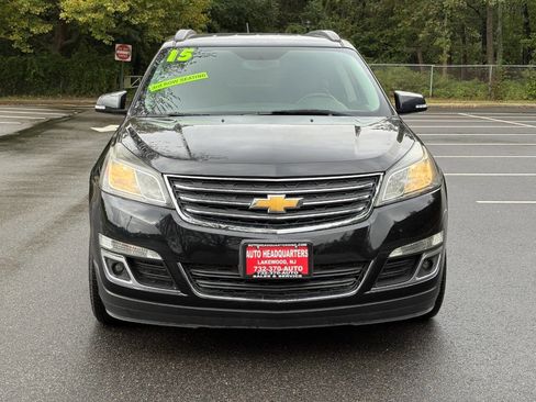 Used 2015 Chevrolet Traverse LT image 2