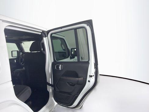 Used 2024 Jeep Wrangler Unlimited Sahara AWD/4WD image 27
