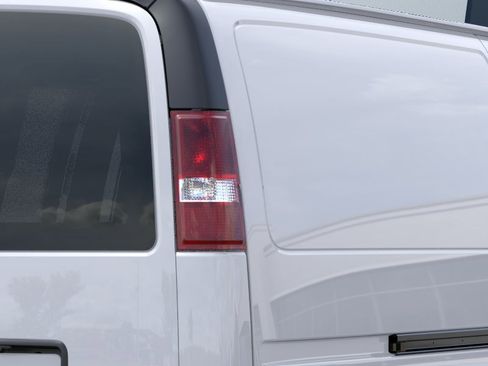 New 2026 GMC Savana 2500 Extended RWD image 11