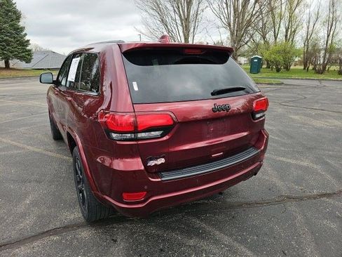 Used 2020 Jeep Grand Cherokee Altitude image 3