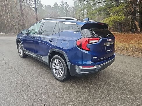 Used 2022 GMC Terrain SLT image 3