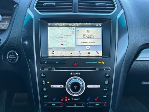 Used 2018 Ford Explorer Sport image 15