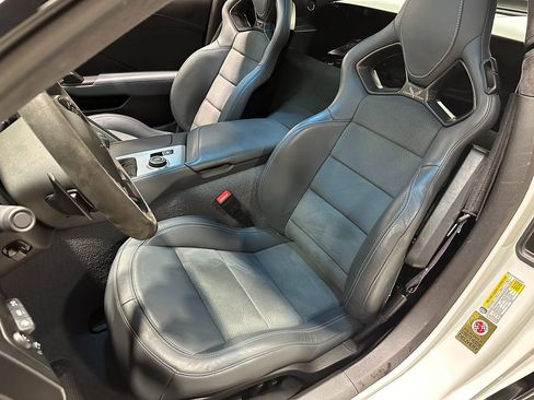 Used 2015 Chevrolet Corvette Z06 w/ 3LZ Preferred Equipment Group RWD image 25
