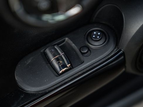 Used 2019 MINI Cooper S image 37