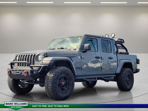 Used 2021 Jeep Gladiator Sport AWD/4WD image 8