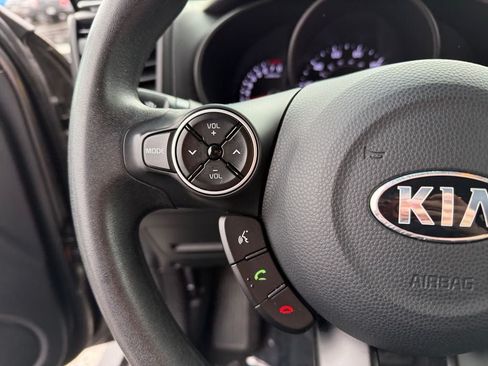 Used 2018 Kia Soul + FWD image 15