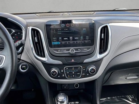 Used 2018 Chevrolet Equinox Premier FWD image 8