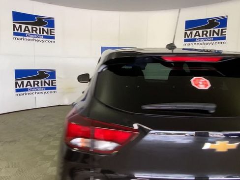 Used 2024 Chevrolet TrailBlazer LS w/ LS Convenience Package AWD/4WD image 9