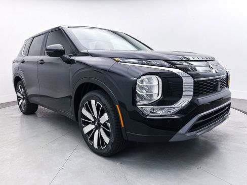 New 2025 Mitsubishi Outlander SE image 1