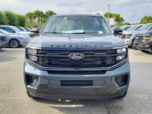 New 2026 Ford Expedition Platinum w/ Stealth Appearance Package AWD/4WD image 2