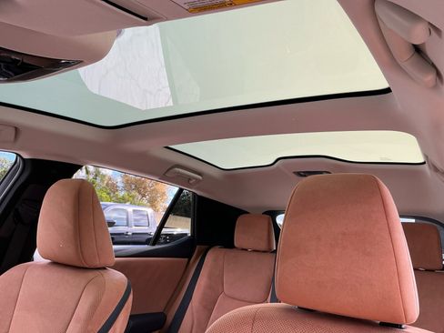 Used 2023 Lexus RZ 450e Premium image 29