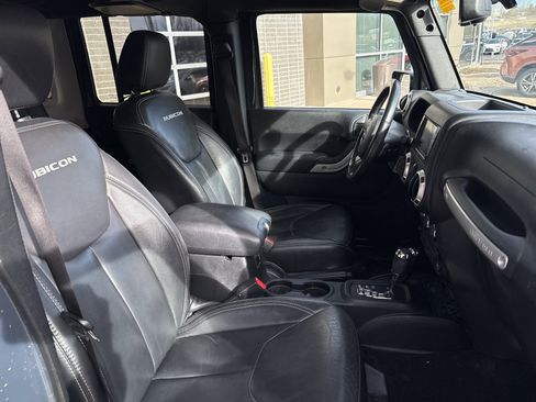 Used 2018 Jeep Wrangler Unlimited Rubicon w/ Cold Weather Group image 30