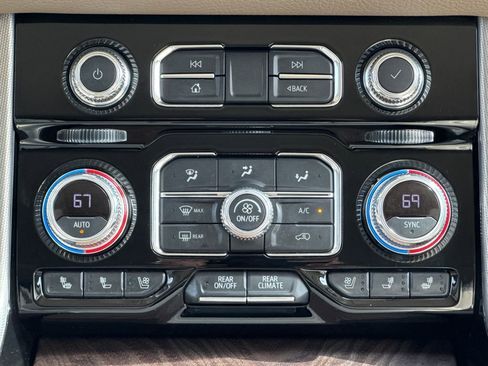 Certified 2021 GMC Yukon Denali AWD/4WD image 28